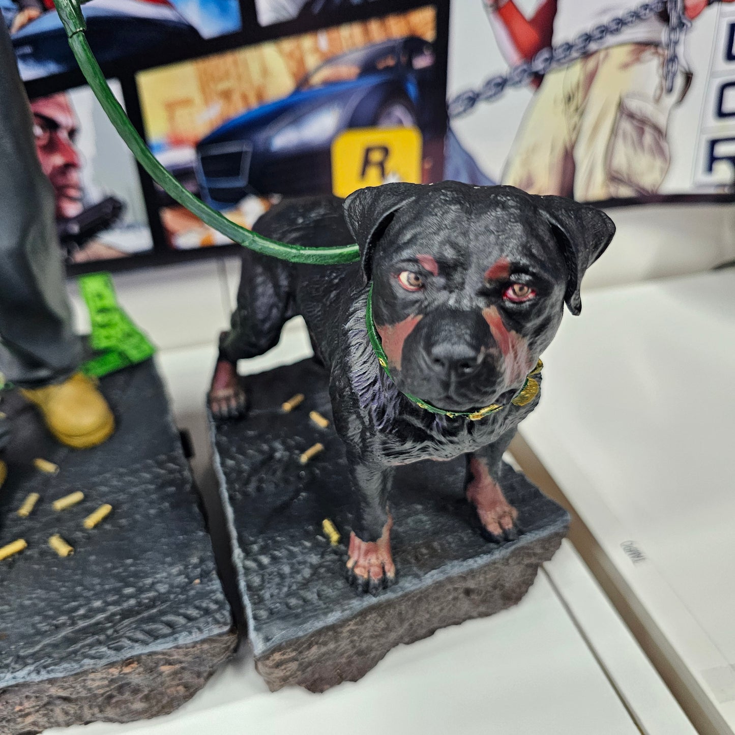 FRANKLIN GTA V FIGURA DE 40CM MAS PERRO DE 19CM GTA 5