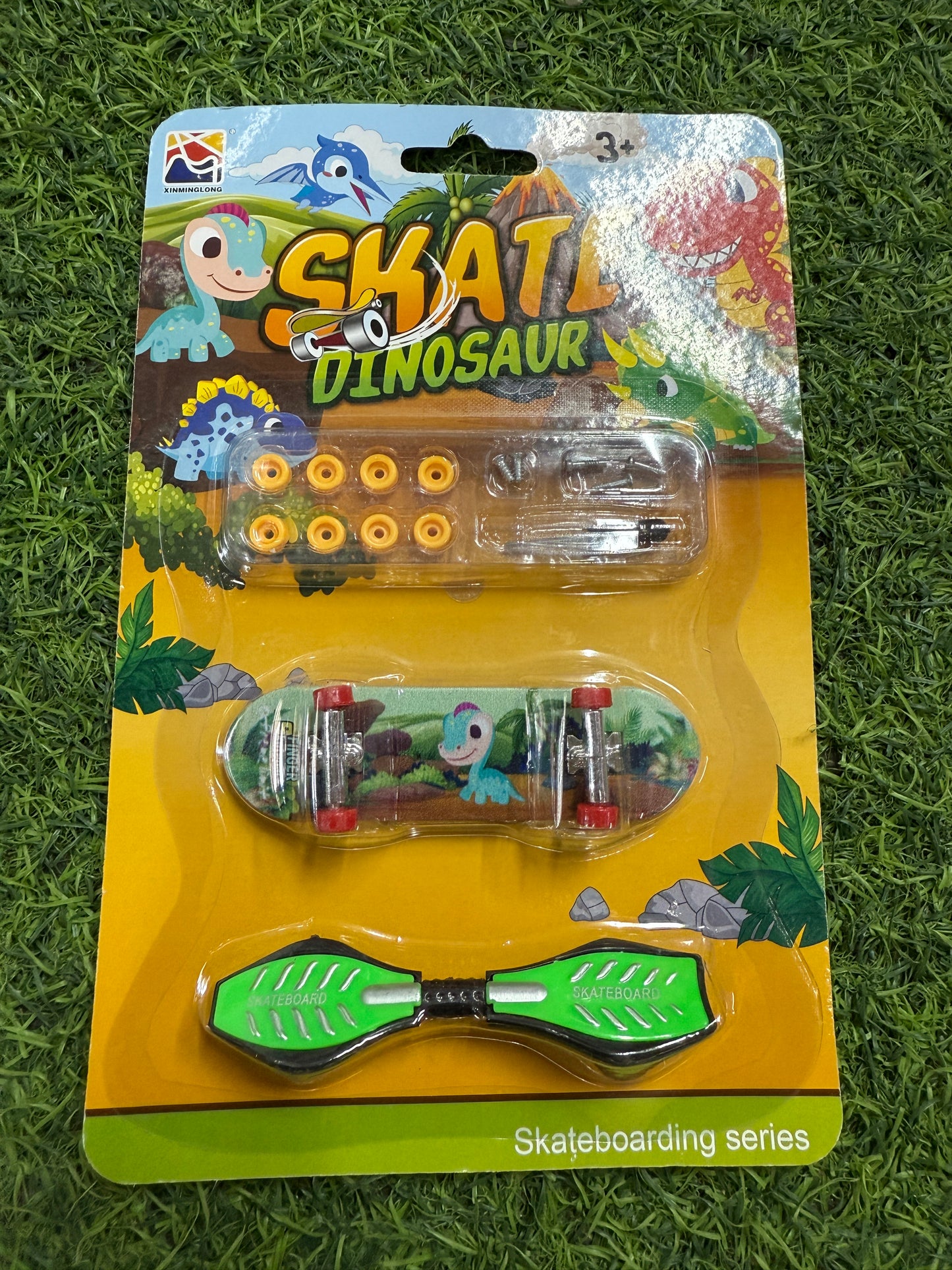 SKATE DINOSAURIO PATINETA DE MANO