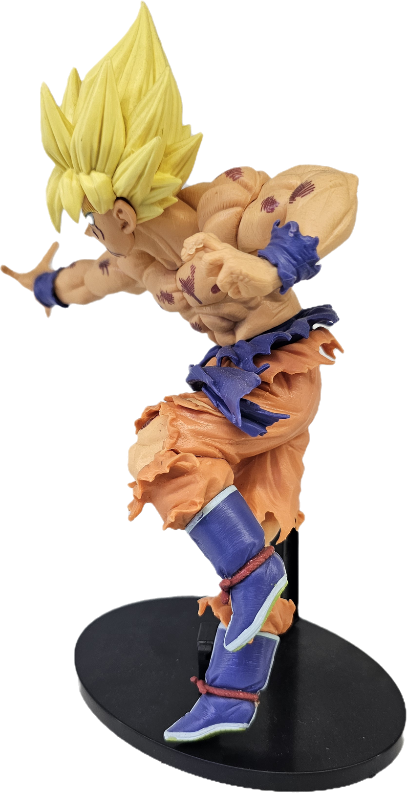 FIGURA DE GOKU SUPER SAIYAN TIRANDO PODER DRAGON BALL