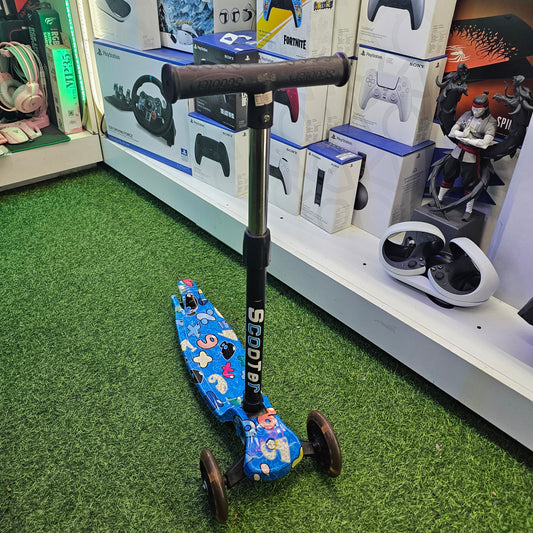 MONOPATIN SCOOTER CON DISEÑO AZUL CON MATEMATICAS