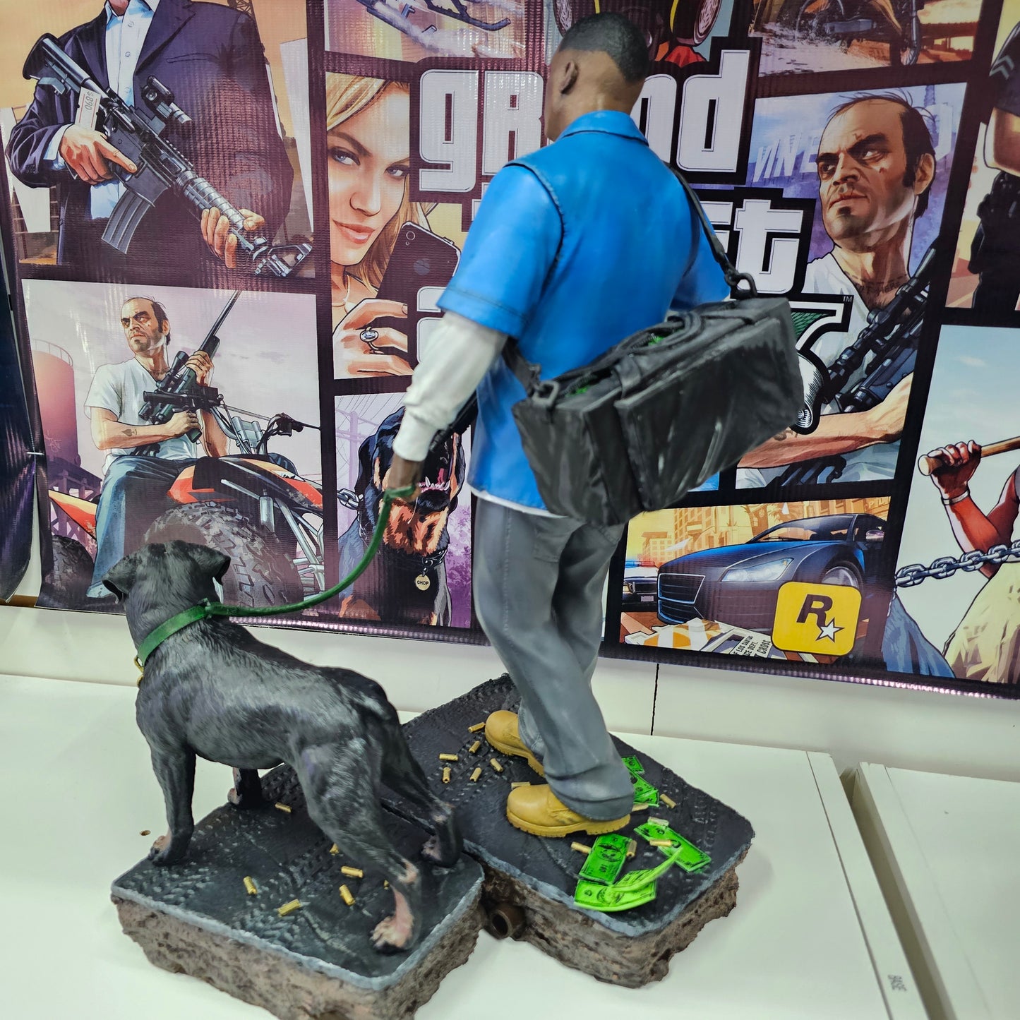 FRANKLIN GTA V FIGURA DE 40CM MAS PERRO DE 19CM GTA 5