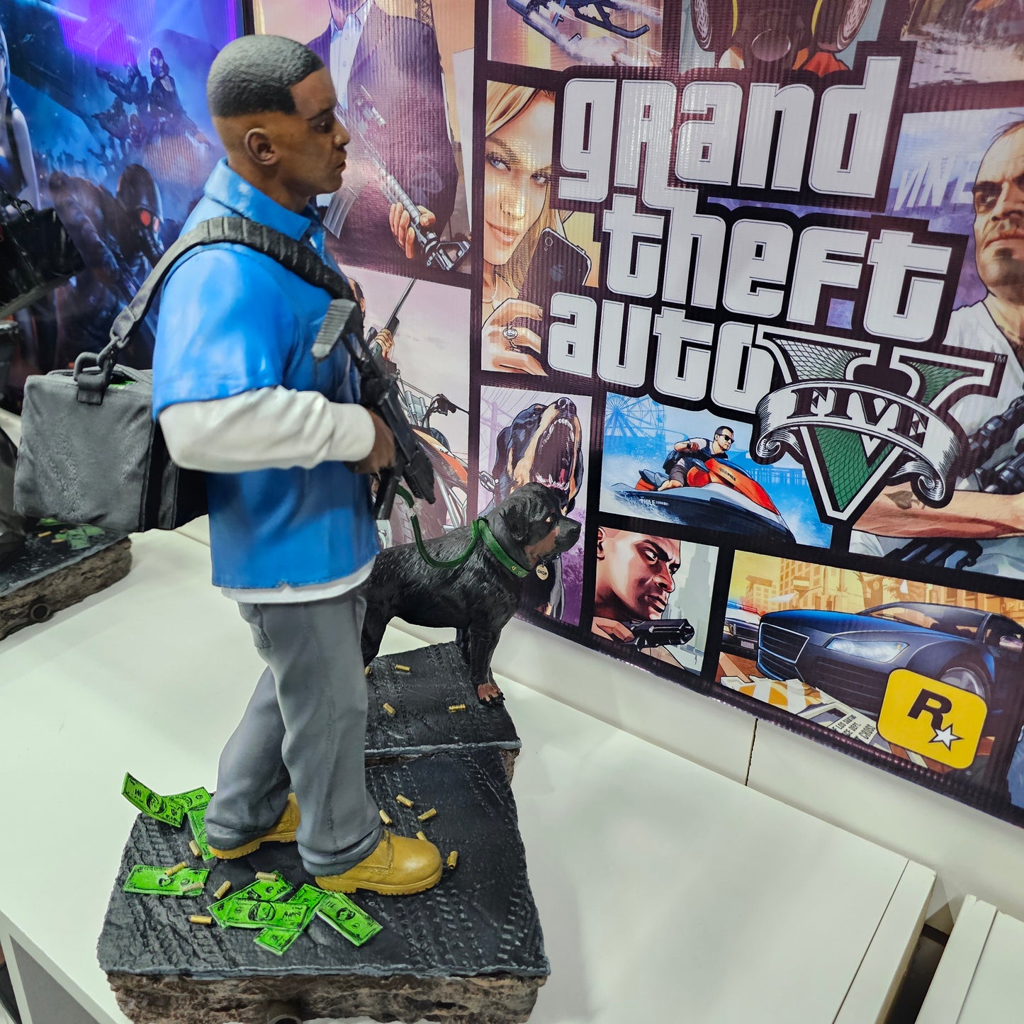 FRANKLIN GTA V FIGURA DE 40CM MAS PERRO DE 19CM GTA 5