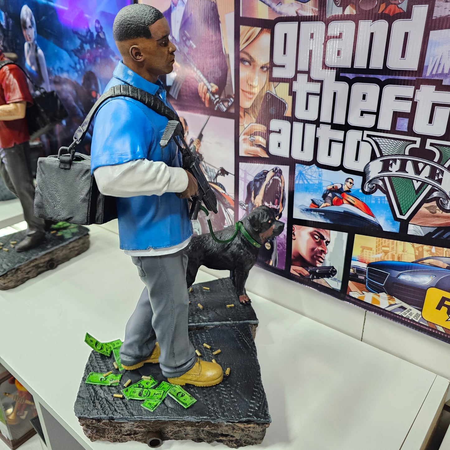 FRANKLIN GTA V FIGURA DE 40CM MAS PERRO DE 19CM GTA 5